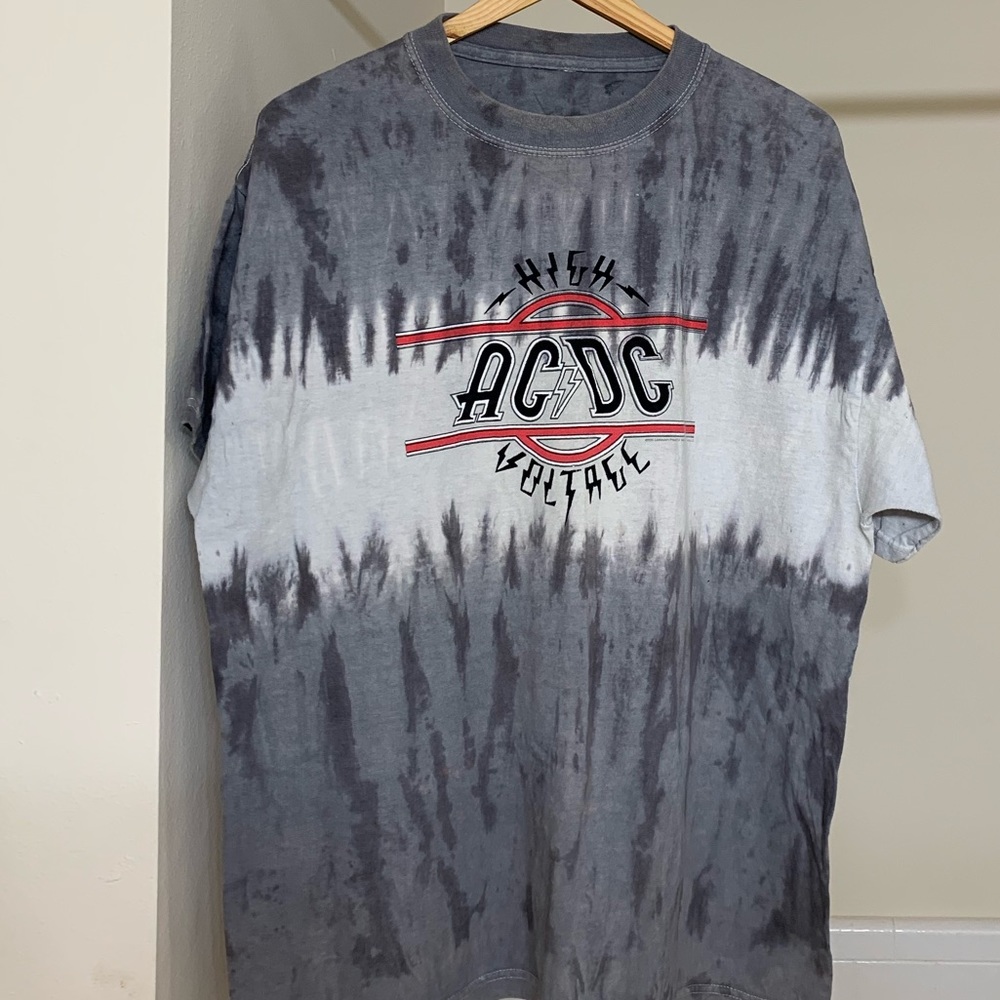 AC/DC Voltage tee